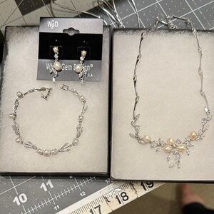 Elegant Silver and Pearl Jewelry Set by